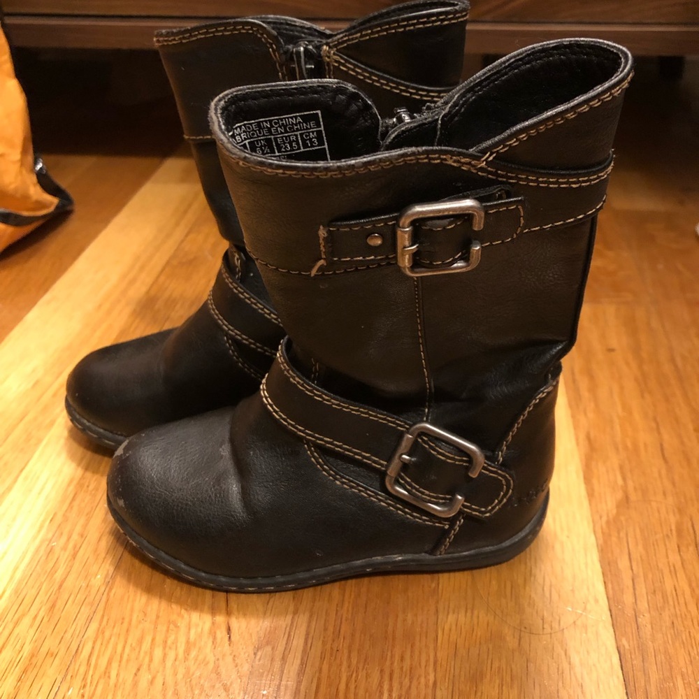 Black size 7 girl’s b.o.c. boots